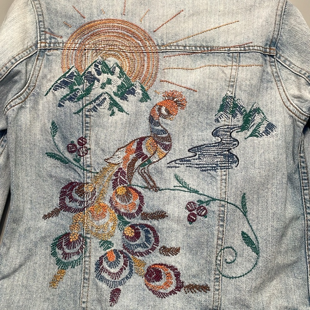 AEROPOSTALE EMBROIDERED PEACOCK DENIM JACKET SIZE XS - Picture 6 of 6